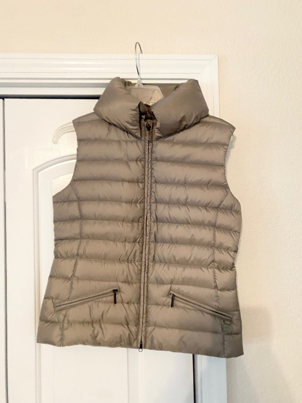 add Ultra Light Gray Down Vest Size 2
